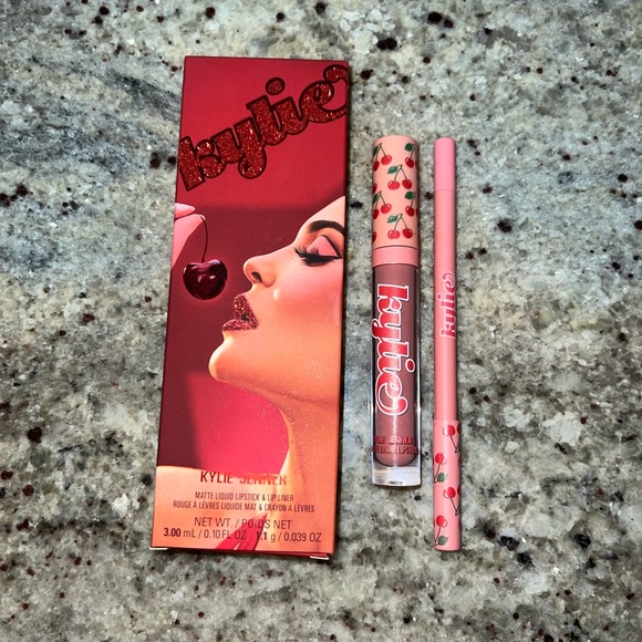 4️⃣0️⃣ Authentic Limited edition Kylie Cosmetics About Last Night lip kit. - Picture 4 of 12